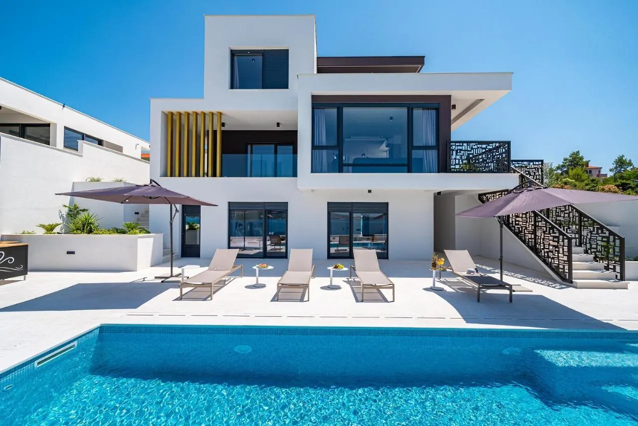 Beautiful Villa Bonella Novigrad  Croatia